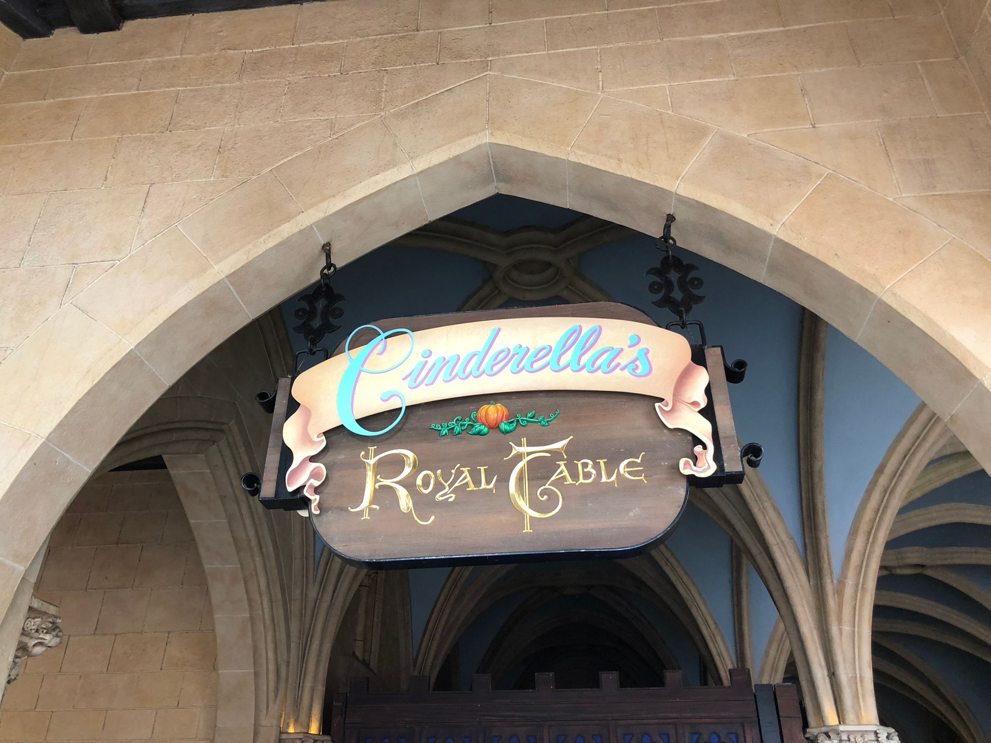 Cinderella`s Royal Table: a refeição no Castelo da Cinderela com as princesas!